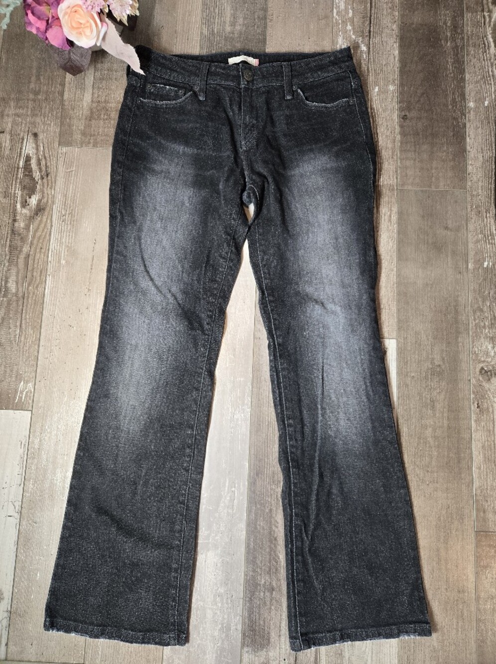 Levi’s 545 Low Boot Cut Black Washed Jeans Women’s Size 10M